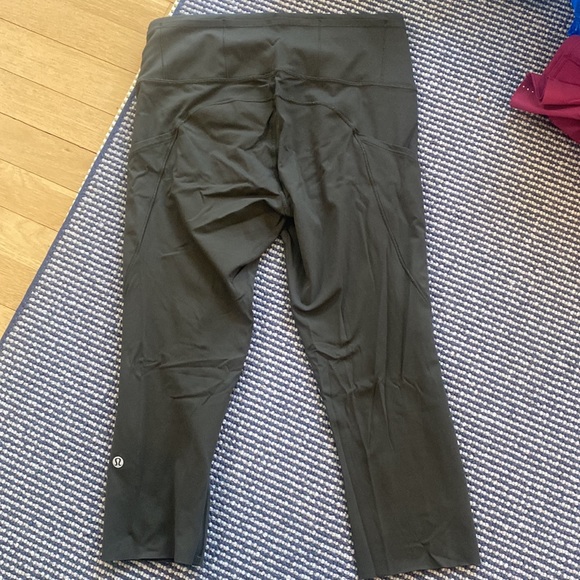Cropped Lululemon Leggings - Picture 2 of 4
